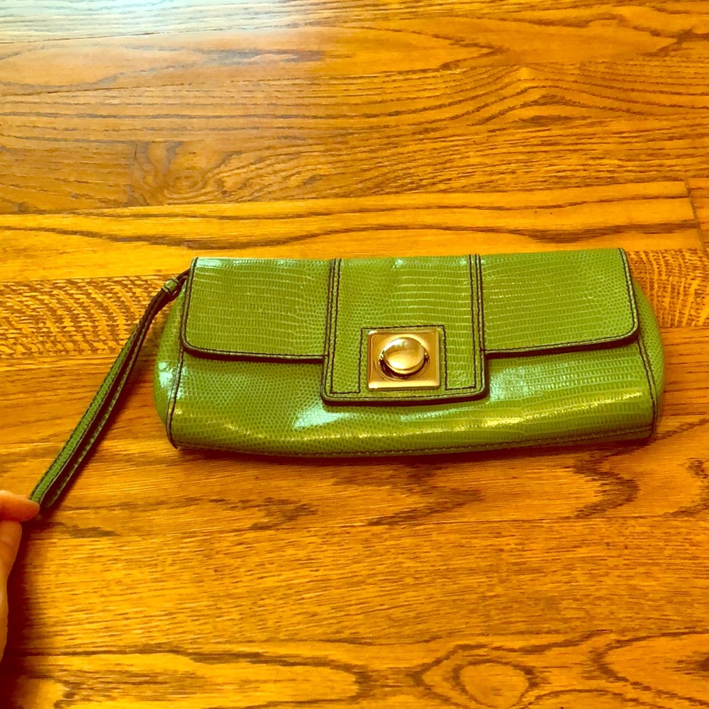 Green Wristlet